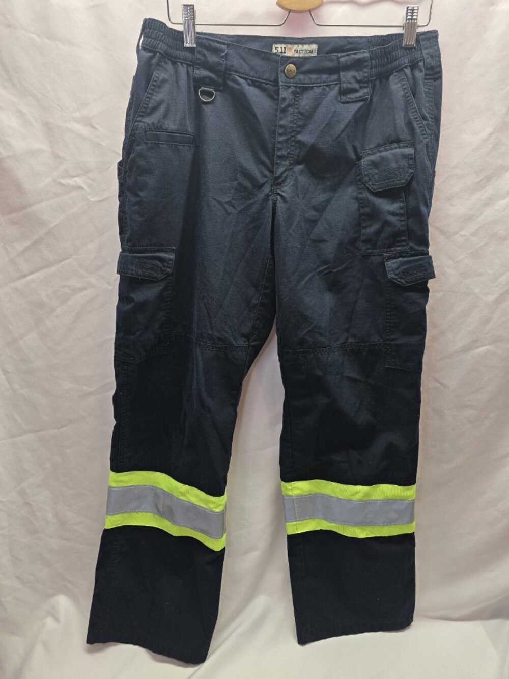 5.11 Tactical Women's Utility Cargo Pants Size 14 Navy Reflective Safety Work.